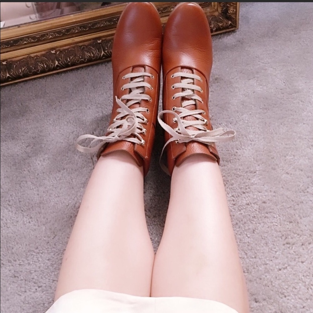 Authentic Chloe wedge boot in camel leather